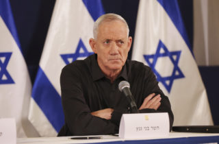 Izraelský minister Benny Gantz hrozí rezignáciou, ak vláda neprijme nový plán pre Pásmo Gazy